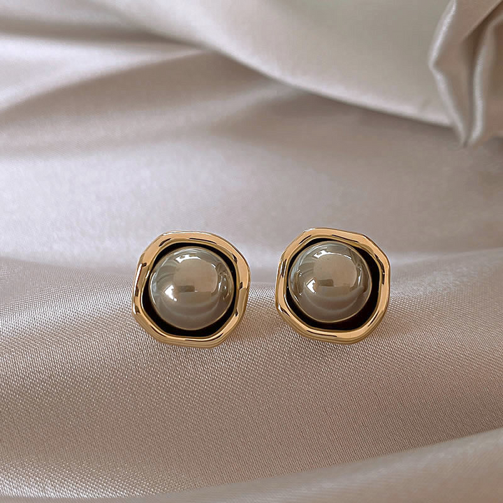 Jaelith | Black Pearl Earrings